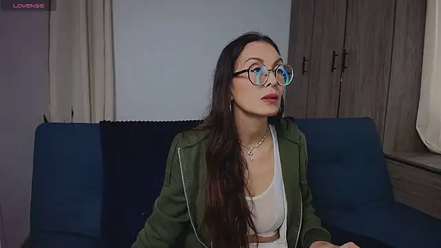 Snapshot of Swetisabella01 chatting on July 26, 8:49 pm Swetisabella01 online show from July 26, 8:49 pm