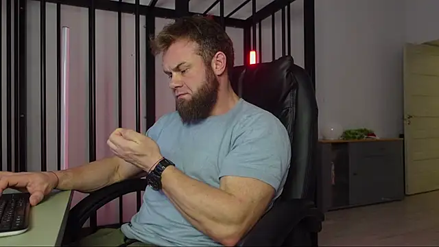 Snapshot of Tommy_Burnz chatting on January 7, 1:14 pm Tommy Burnz online show from January 7, 1:14 pm