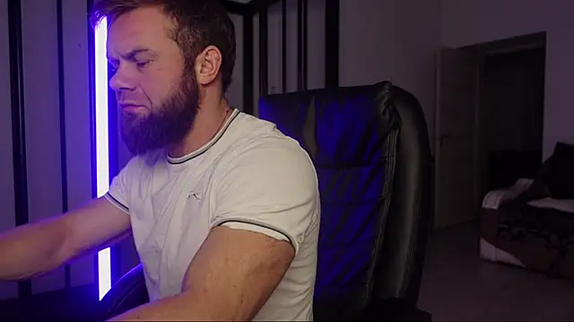 Snapshot of Tommy_Burnz chatting on January 11, 3:34 am Tommy Burnz online show from January 11, 3:34 am