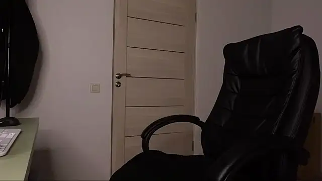 Snapshot of Tommy_Burnz chatting on January 15, 4:15 am Tommy Burnz online show from January 15, 4:15 am