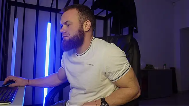 Snapshot of Tommy_Burnz chatting on January 21, 8:41 am Tommy Burnz online show from January 21, 8:41 am