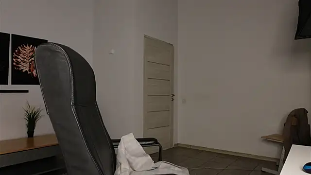 Snapshot of Tommy_Burnz chatting on September 25, 7:06 pm Tommy Burnz online show from September 25, 7:06 pm