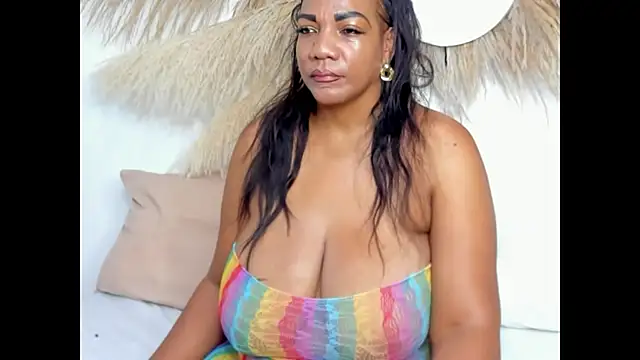 Snapshot of ShakeBigAss chatting on September 19, 1:34 pm ShakeBigAss online show from September 19, 1:34 pm