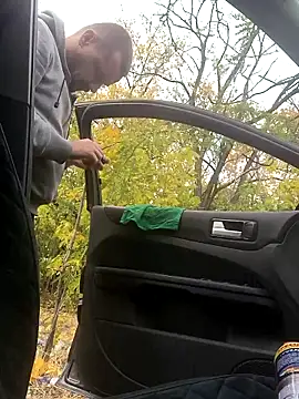 Snapshot of DanielOhCool chatting on October 8, 11:52 am DanielOhCool online show from October 8, 11:52 am