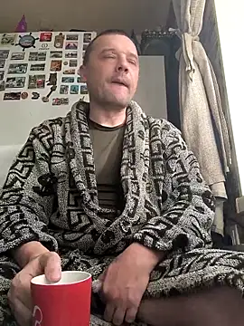 Snapshot of DanielOhCool chatting on October 19, 6:36 am DanielOhCool online show from October 19, 6:36 am