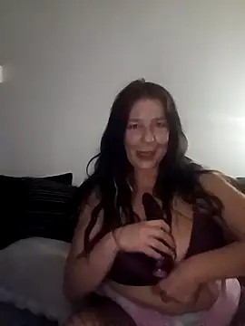 Leanne43 online show from December 13, 8:04 pm