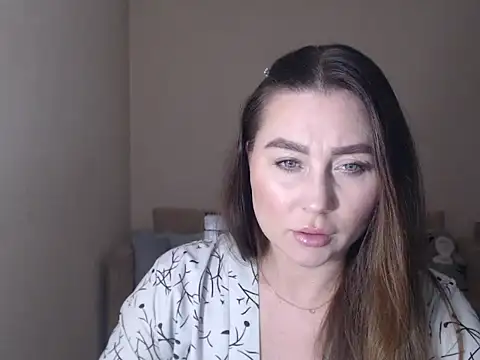 Snapshot of marishaarimova chatting on June 21, 1:41 am marishaarimova online show from June 21, 1:41 am