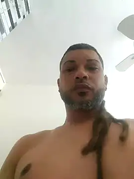 Snapshot of tropikboy chatting on October 26, 12:44 pm tropikboy online show from October 26, 12:44 pm