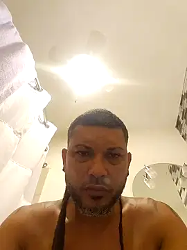 Snapshot of tropikboy chatting on October 27, 9:35 am tropikboy online show from October 27, 9:35 am