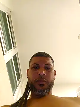 Snapshot of tropikboy chatting on October 28, 9:57 am tropikboy online show from October 28, 9:57 am