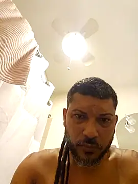 Snapshot of tropikboy chatting on November 17, 9:37 am tropikboy online show from November 17, 9:37 am