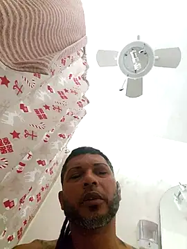 Snapshot of tropikboy chatting on November 19, 11:54 am tropikboy online show from November 19, 11:54 am