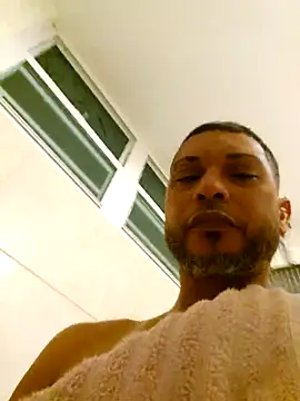 Snapshot of tropikboy chatting on November 27, 5:20 am tropikboy online show from November 27, 5:20 am