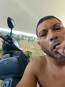 Snapshot of tropikboy chatting on November 29, 12:52 pm tropikboy online show from November 29, 12:52 pm