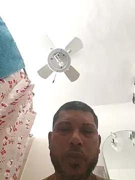 Snapshot of tropikboy chatting on December 14, 12:43 pm tropikboy online show from December 14, 12:43 pm