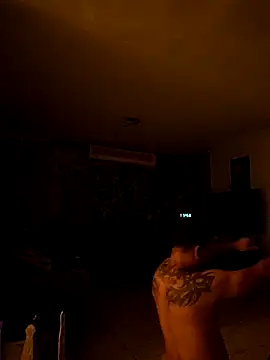 Snapshot of tropikboy chatting on December 16, 9:47 am tropikboy online show from December 16, 9:47 am