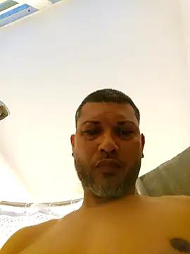 Snapshot of tropikboy chatting on June 8, 9:53 am tropikboy online show from June 8, 9:53 am