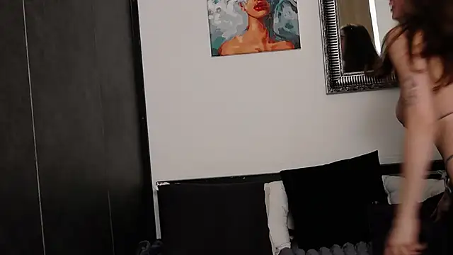 Ashley Ross  online show from February 20, 10:27 am