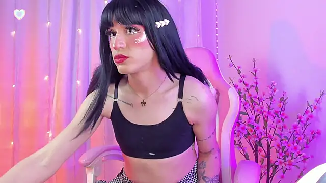 rosseblondee online show from December 13, 8:04 pm