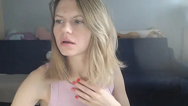 Snapshot of night_is_dark chatting on February 3, 2:33 pm night is dark online show from February 3, 2:33 pm