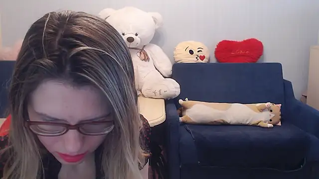 Snapshot of night_is_dark chatting on February 14, 2:36 pm night is dark online show from February 14, 2:36 pm