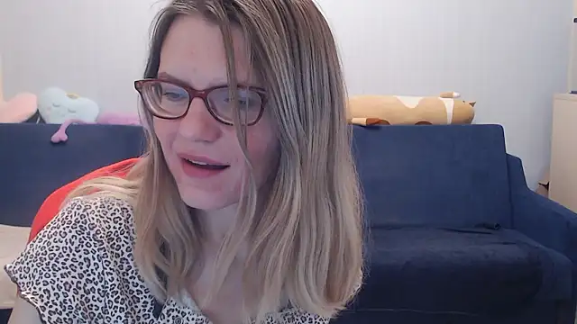 Snapshot of night_is_dark chatting on February 22, 5:00 pm night is dark online show from February 22, 5:00 pm