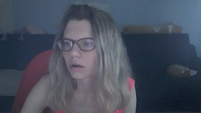 Snapshot of night_is_dark chatting on March 12, 9:54 pm night is dark online show from March 12, 9:54 pm