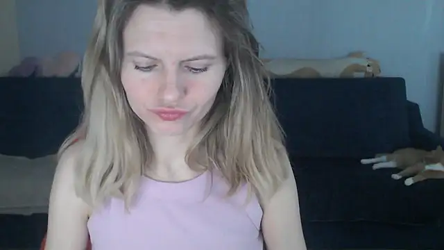 Snapshot of night_is_dark chatting on March 13, 10:27 pm night is dark online show from March 13, 10:27 pm