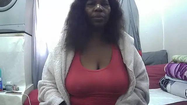 Delicioussexy online show from July 8, 9:25 am