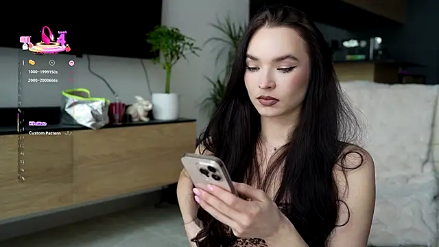 Snapshot of ibiddi chatting on October 25, 9:39 am ibiddi online show from October 25, 9:39 am