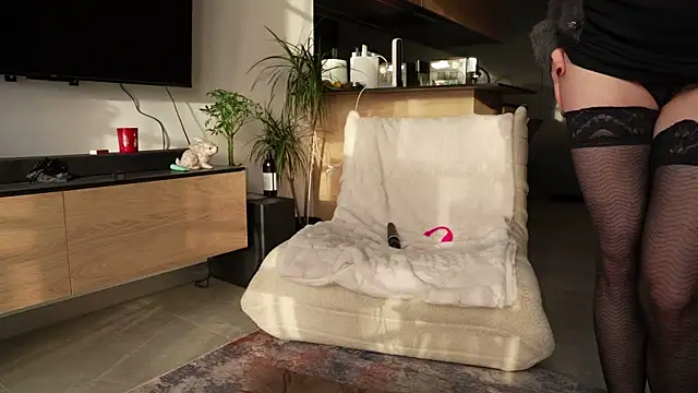 Snapshot of ibiddi chatting on November 27, 1:13 pm ibiddi online show from November 27, 1:13 pm