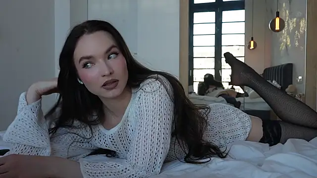 Snapshot of ibiddi chatting on December 15, 11:36 am ibiddi online show from December 15, 11:36 am