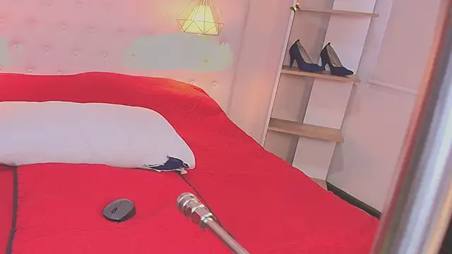 valerie lya online show from May 9, 1:05 pm