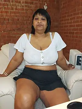 Lilybanx online show from April 10, 7:40 pm