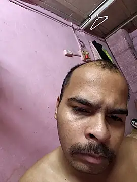 Snapshot of Vickyrajput009 chatting on November 1, 12:18 pm Vickyrajput009 online show from November 1, 12:18 pm