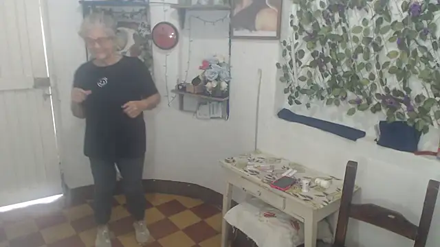 FunnyGrandma online show from February 7, 4:54 pm