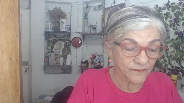 FunnyGrandma online show from April 28, 3:11 am