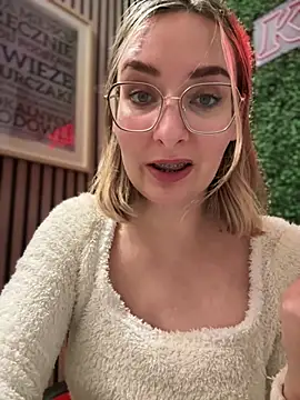 The Snowwhitee online show from January 1, 10:13 pm