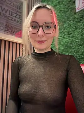 The Snowwhitee online show from January 5, 6:24 pm