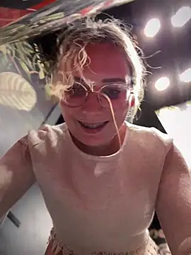 The Snowwhitee online show from January 10, 10:46 pm