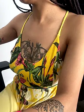 Snapshot of blackmodel chatting on December 2, 2:19 pm blackmodel online show from December 2, 2:19 pm