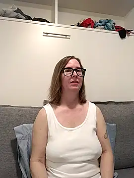 SweetandNaughty1 online show from March 9, 8:46 pm