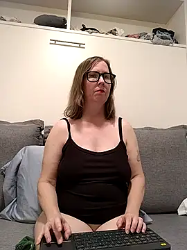 SweetandNaughty1 online show from April 8, 5:29 am