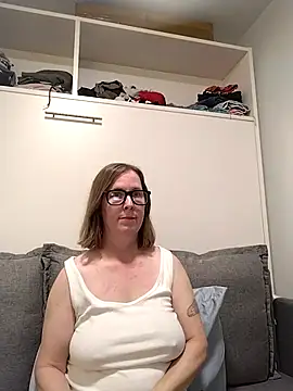 Snapshot of SweetandNaughty1 chatting on June 5, 3:57 am SweetandNaughty1 online show from June 5, 3:57 am