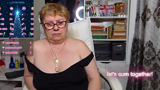 Snapshot of Mella4you chatting on December 16, 10:08 am Mella4you online show from December 16, 10:08 am