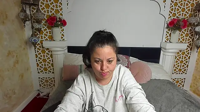 AleshaArabian online show from October 25, 4:20 am