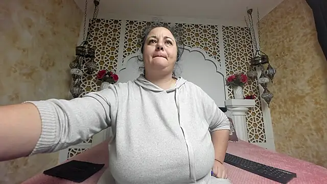 AleshaArabian online show from February 12, 4:51 am