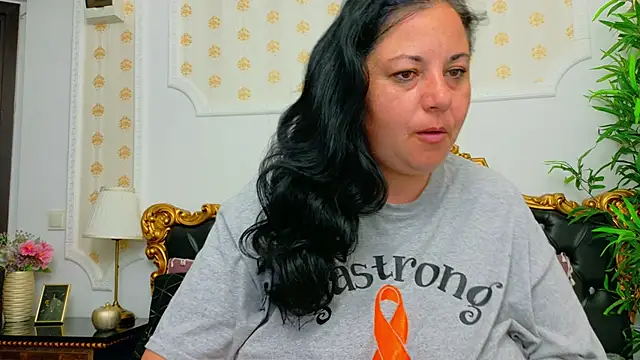 Snapshot of AleshaArabian chatting on May 9, 3:34 am AleshaArabian online show from May 9, 3:34 am