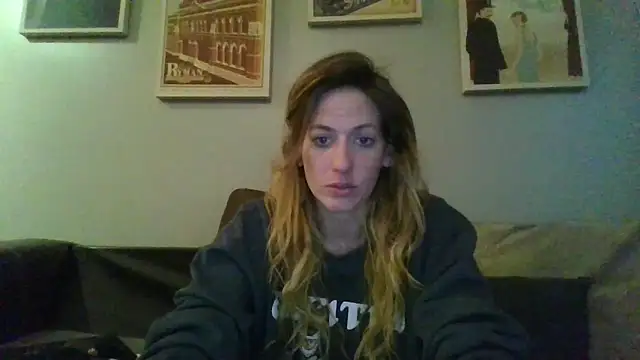 Snapshot of Rhodesxox chatting on November 18, 10:36 pm Rhodesxox online show from November 18, 10:36 pm
