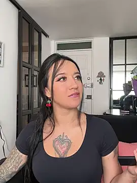 Snapshot of EmmyEvans1 chatting on March 2, 6:40 pm EmmyEvans1 online show from March 2, 6:40 pm